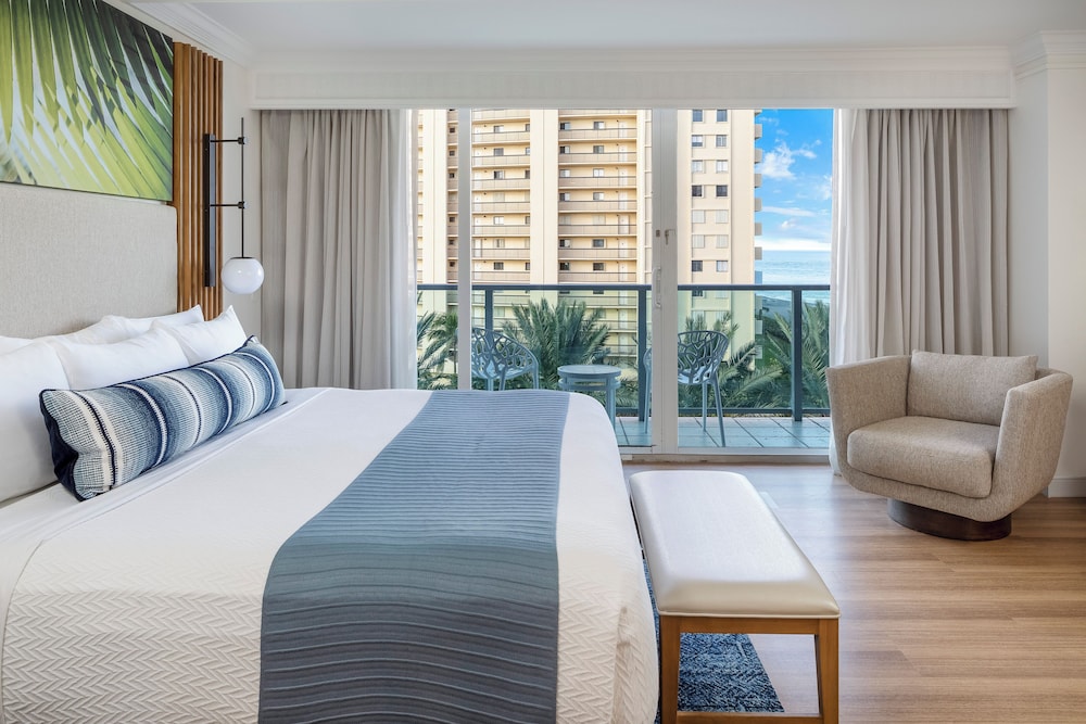 Deluxe Room, 1 King Bed, Ocean View