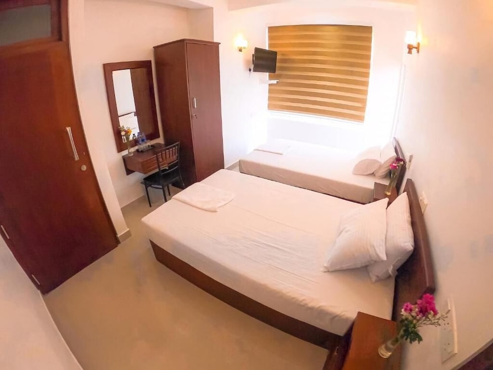 Standard Twin Room, Non Smoking photo 1