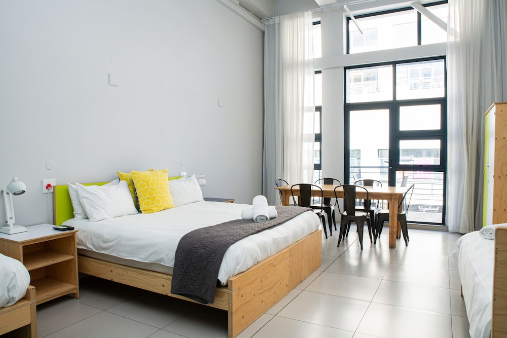 6-Bed Family Studio (Street View) photo 1