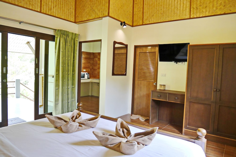 Deluxe Bungalow, 1 Bedroom, Garden View, Courtyard Area photo 2