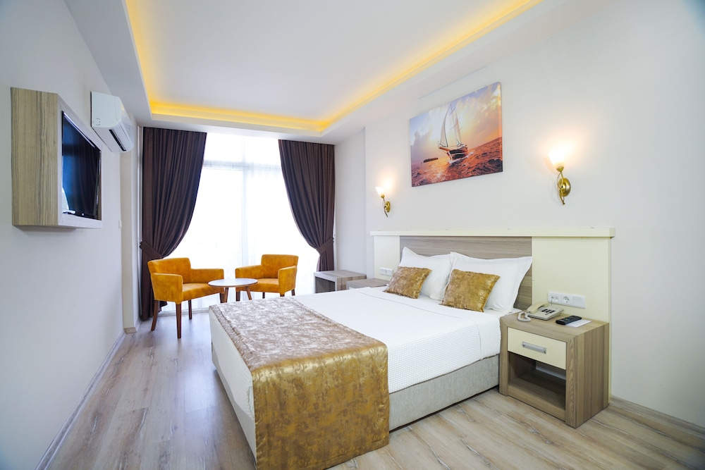 Standard Double Room, Partial Sea View photo 1