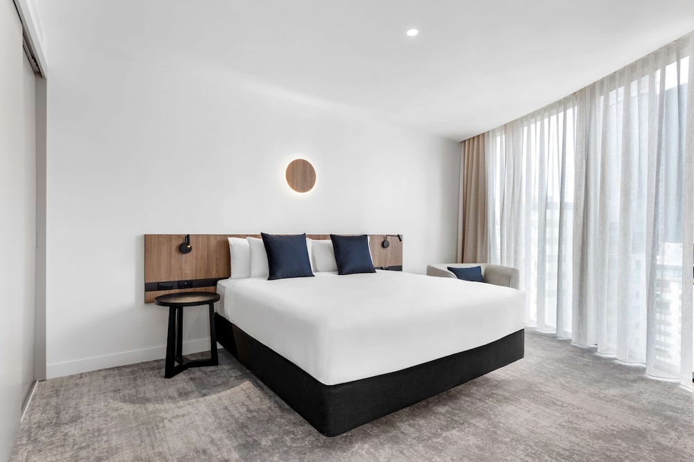 Two Bedroom Apartment With City View thumbnail 6