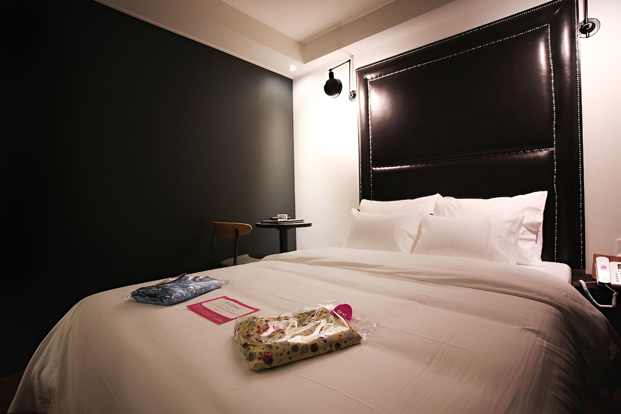 Room (Standard room) - Photo 25