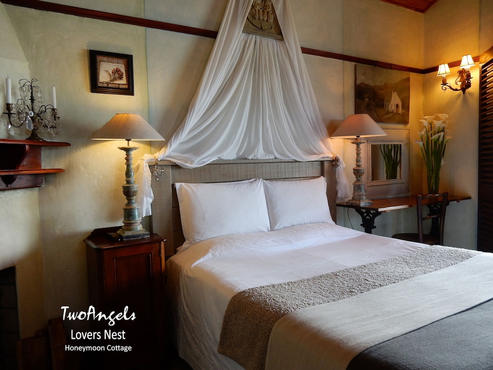 Honeymoon Cottage (Lover's Nest) photo 3