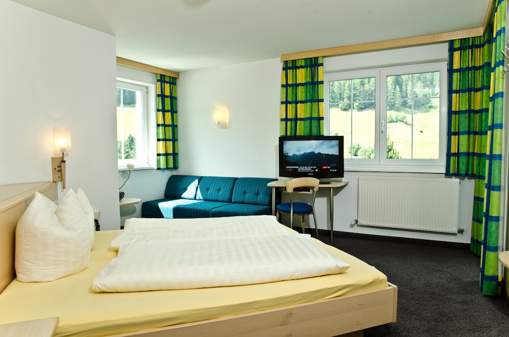Apartment, 2 Bedrooms, Balcony, Mountain View (Madlein 4-5 Personen) photo 3