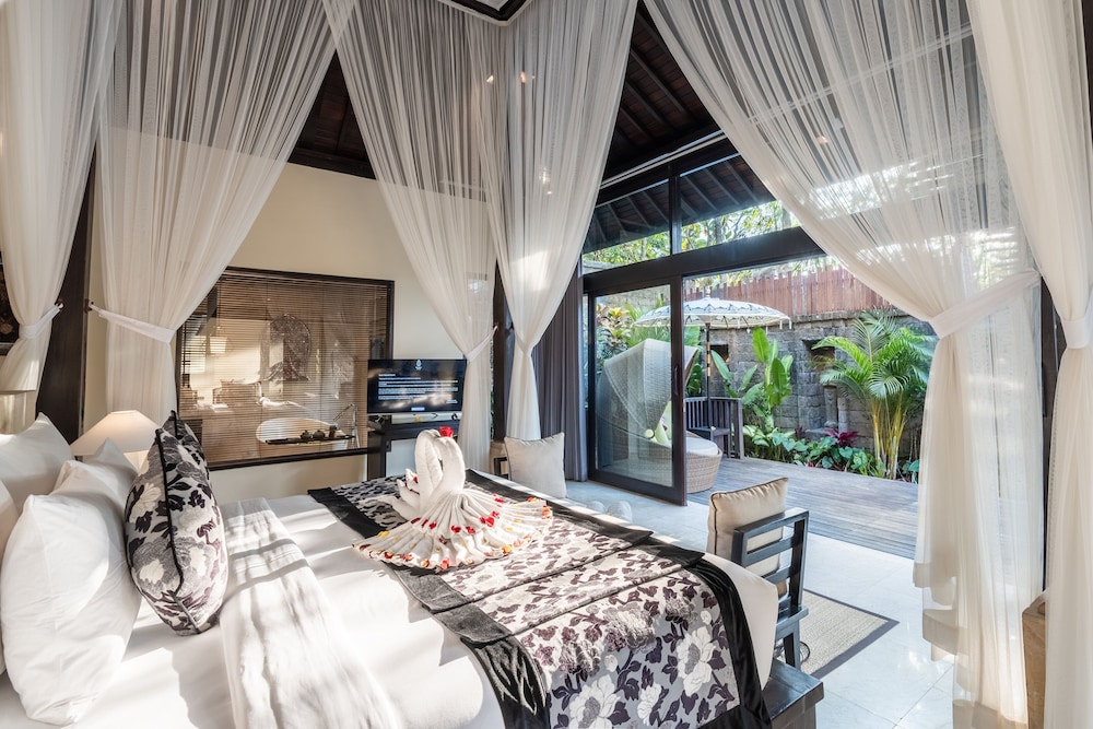 Premier Garden Villa