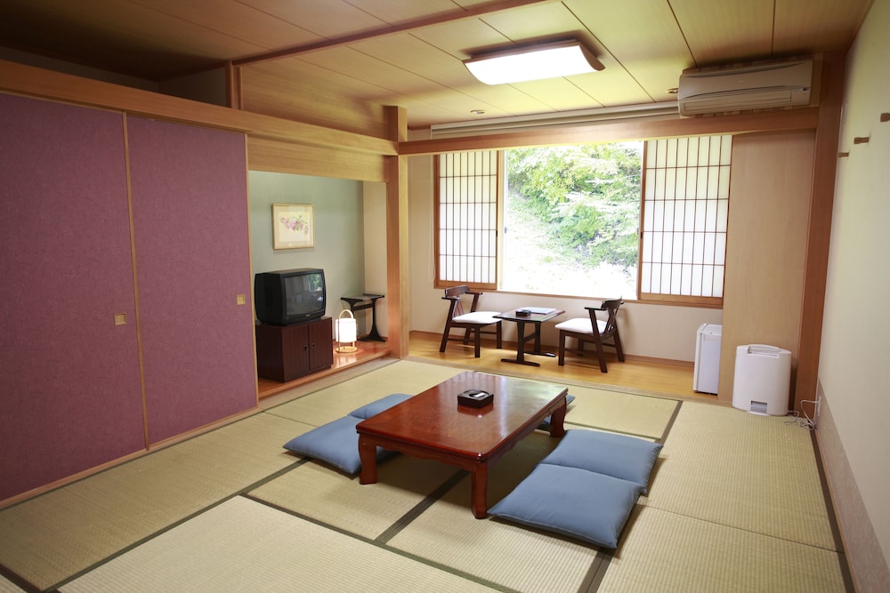 Traditional Room (Japanese-Style, 12 Tatami Matts) photo 3