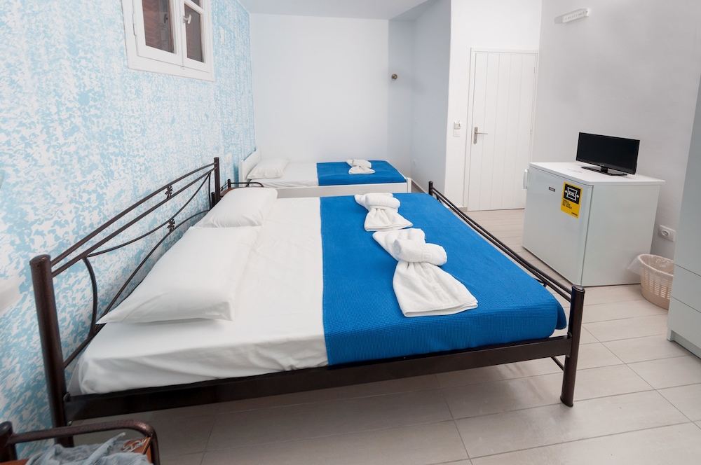 Double Room (Semi Basement) - Photo 1
