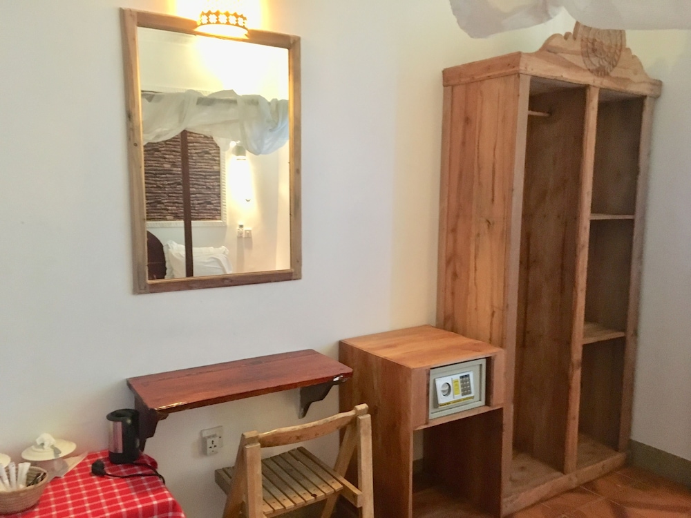 Standard Twin Room (Upstairs) photo 2