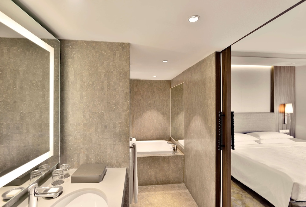 Executive Suite (Regency) - Photo 5