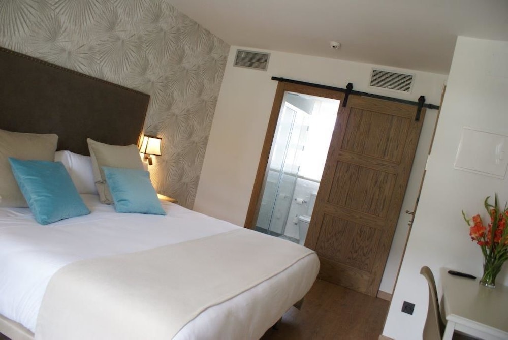 Superior Room, 1 King Bed, Non Smoking photo 2