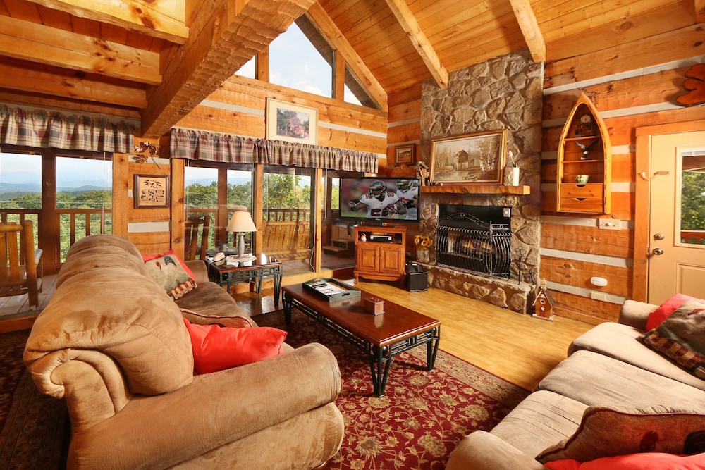 Cabin, Multiple Beds, Hot Tub, Mountain View photo 3