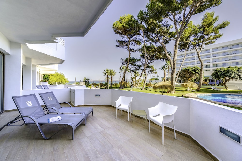 Junior Studio Suite, Partial Ocean View (3 Adultos + 1 Child)