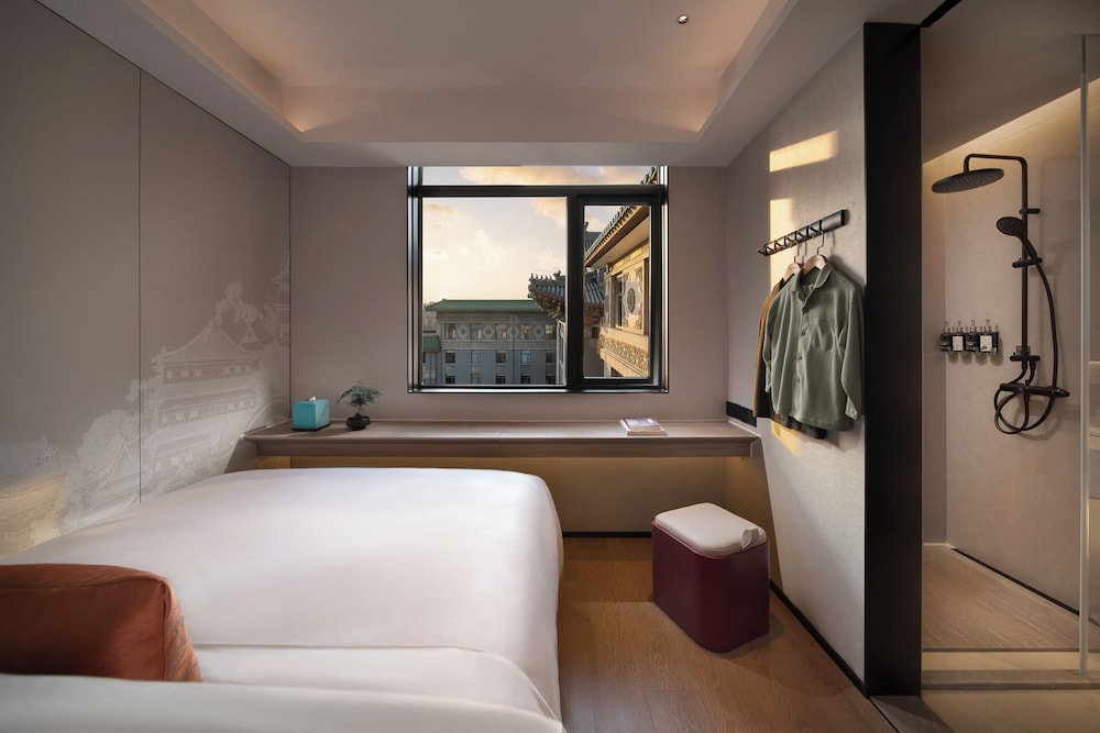 Basic Single Room, Non Smoking, Courtyard View