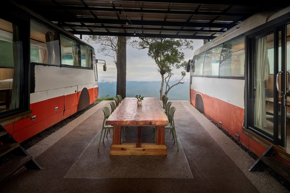 Romhaey Family Hotel Bus Mountain View