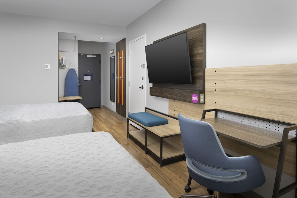 Room, 2 Queen Beds, Accessible (Hearing) - Photo 2
