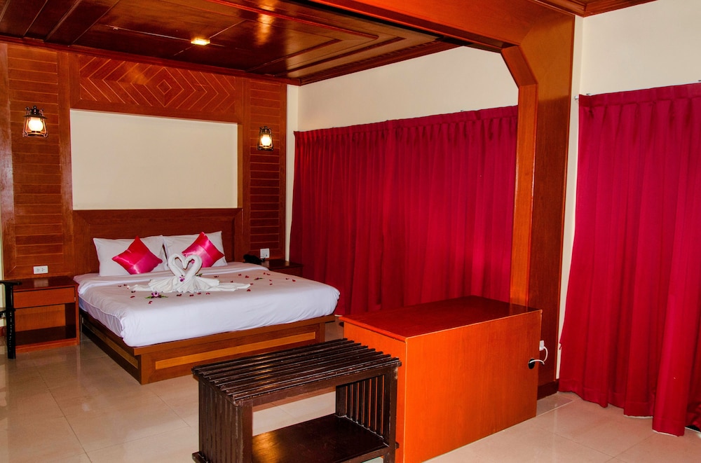 Deluxe Quadruple Room - Photo 1