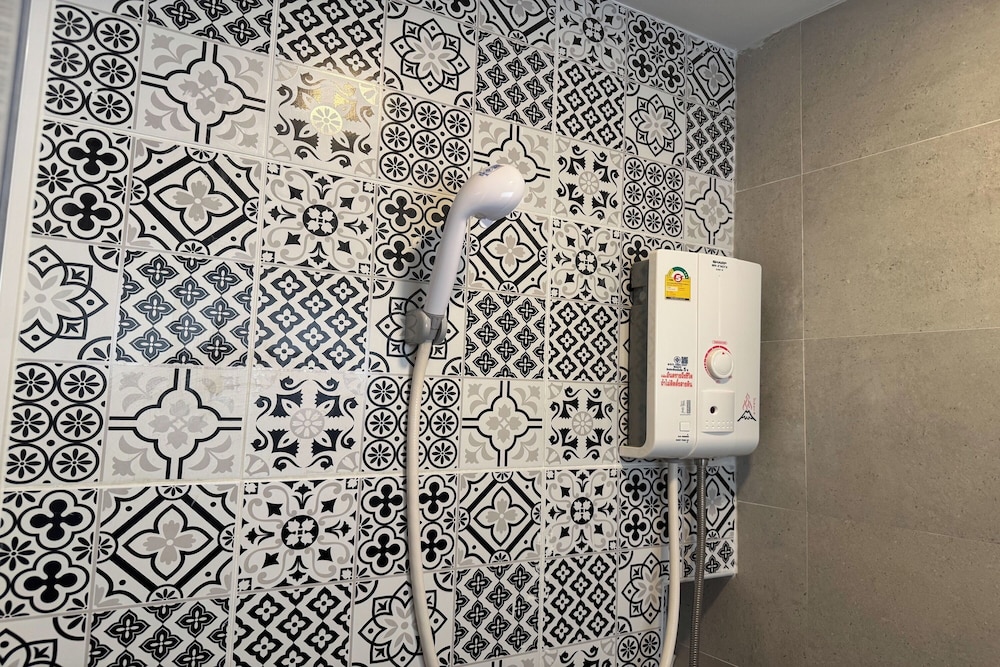Deluxe Room - Photo 8