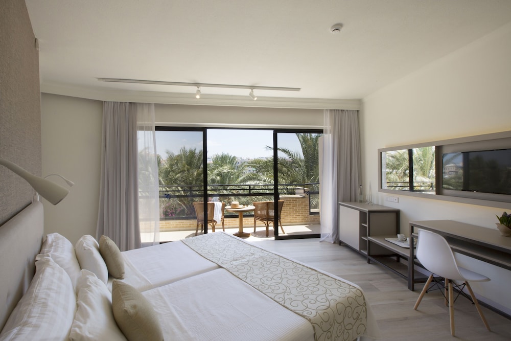 Family Suite, 2 Bedrooms (Inland View) - Photo 11