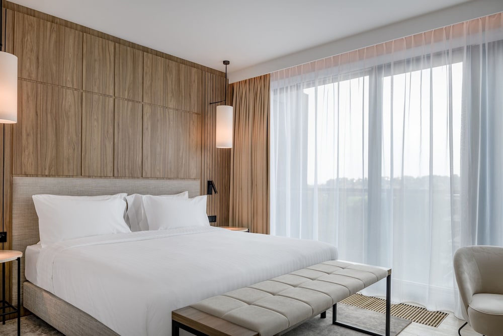Junior Suite, 1 Bedroom, Balcony - Photo 5