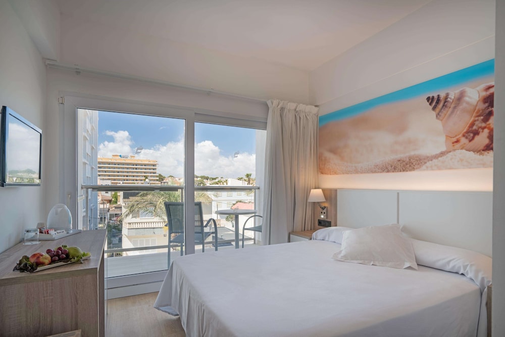 Single Room, Balcony
