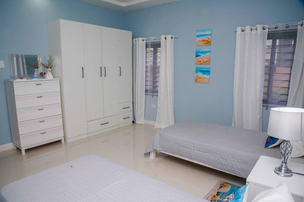 Villa photo 2