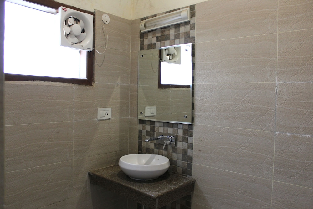 Deluxe Room, 1 Double Bed photo 2
