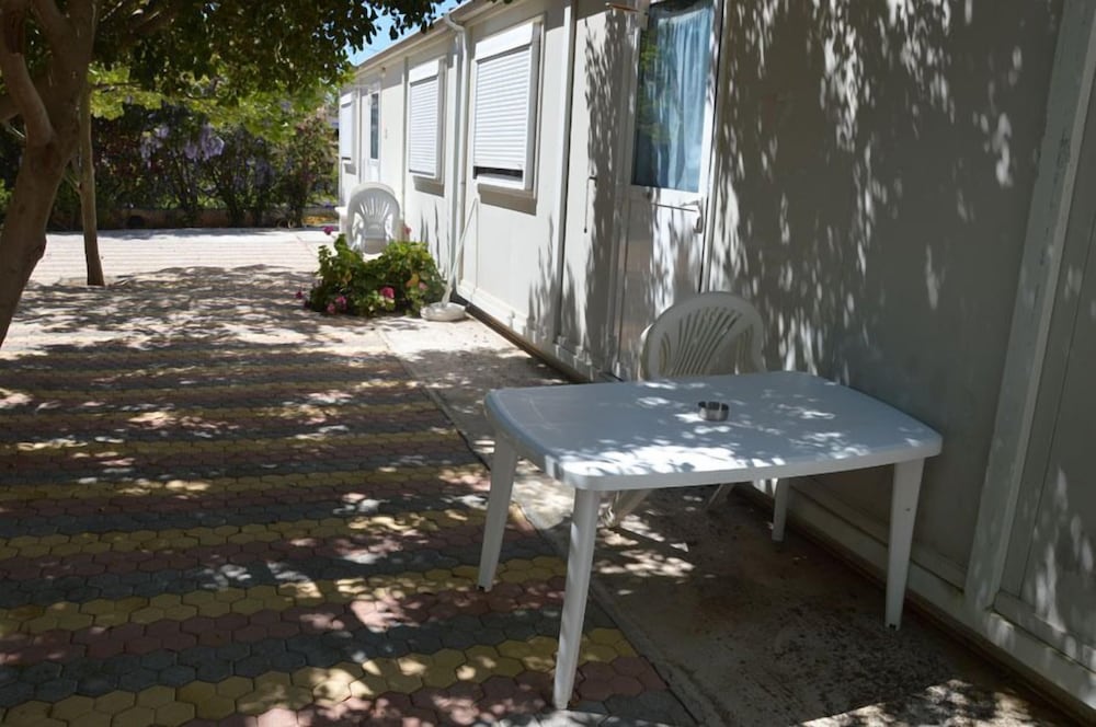 Mobile Home - Photo 6