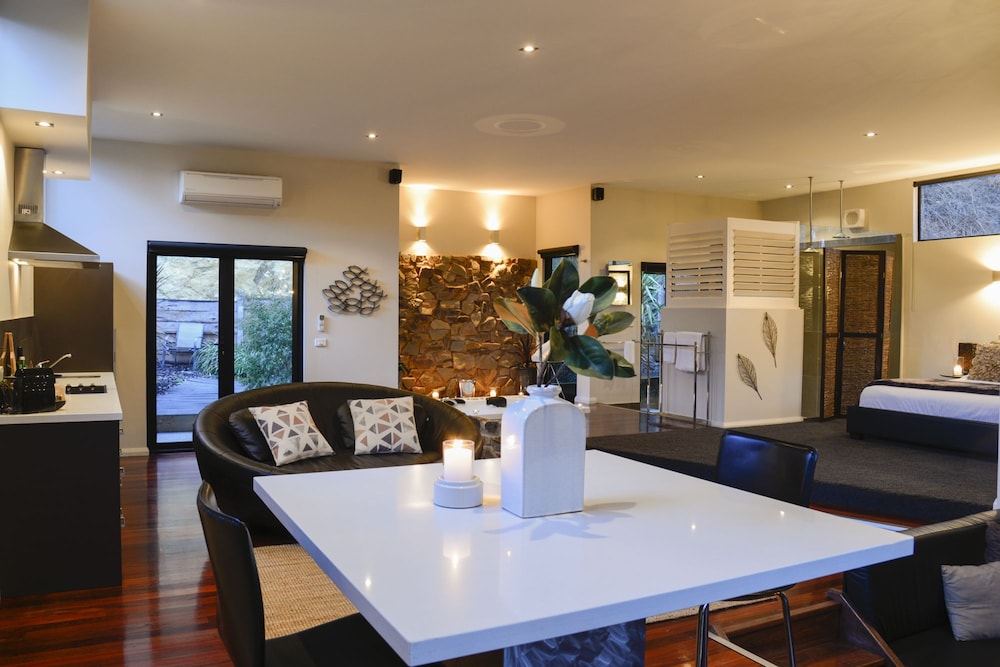 Romantic Villa, 1 Bedroom, Fireplace, Valley View (5 Villa Open Plan 1 Night) photo 3