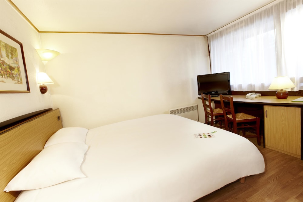 Standard Room, 1 Double Bed (1 Junior Bed Up To 10 Years) photo 2
