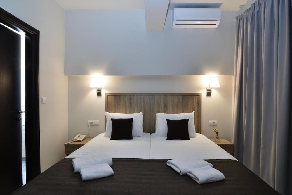 Double Room, Pool View photo 1