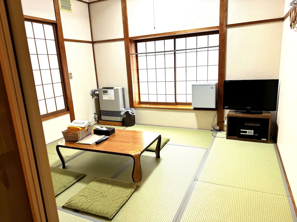 Japanese-Style Room 143 ft2 with 71 ft2 loft, Shared Toilet and Shared Bath  (No parking provided) photo 3