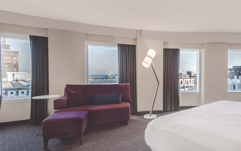 Suite, 1 Bedroom photo 2