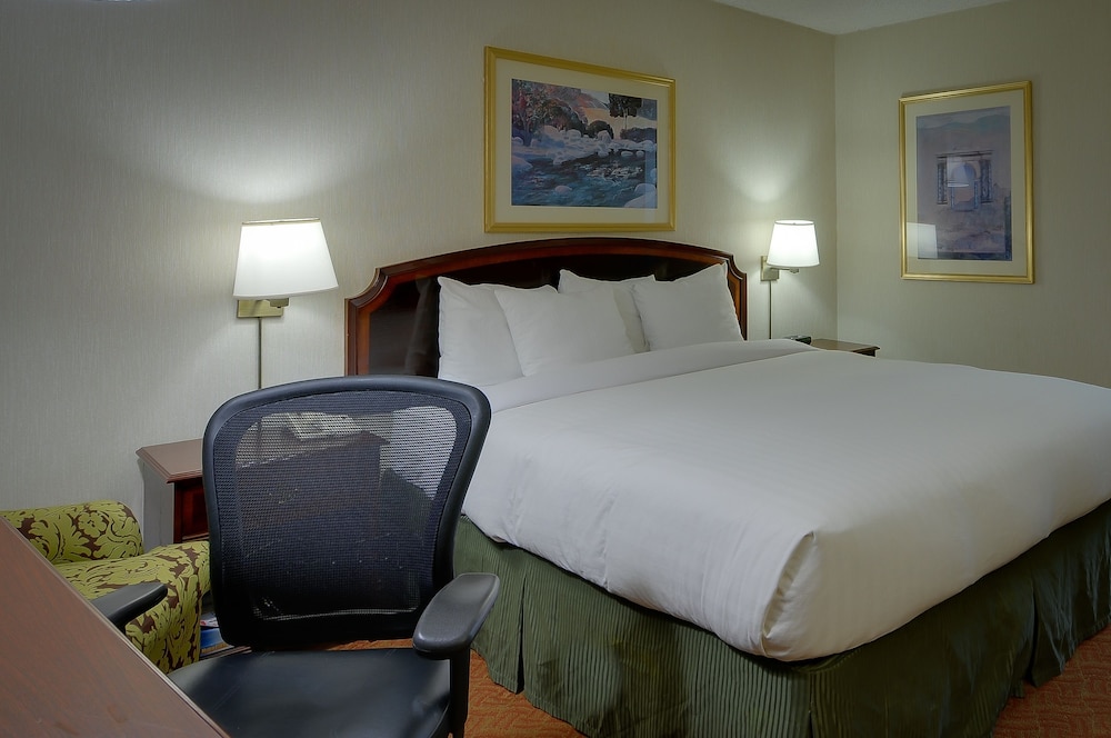 Standard Room, 1 King Bed photo 1
