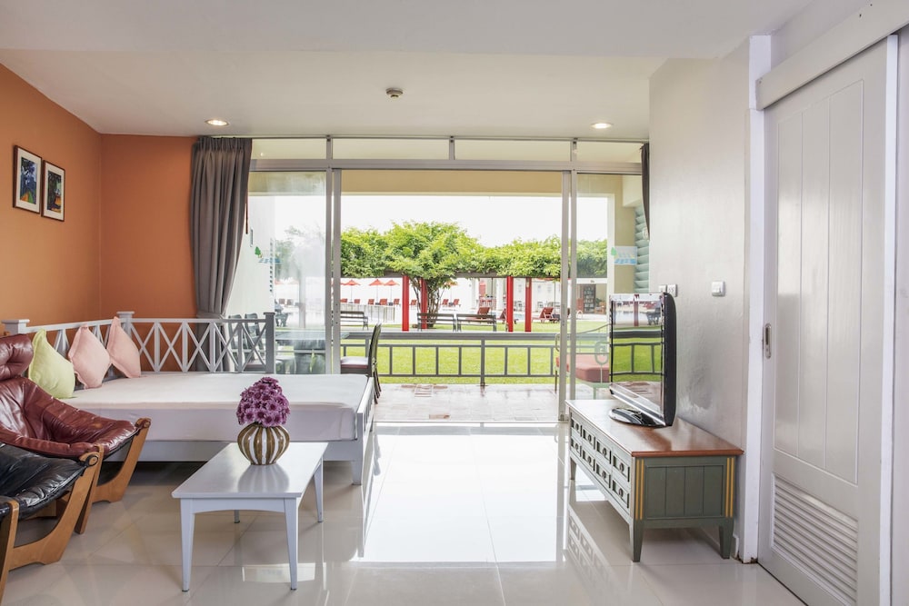 Ocean View Duplex - Photo 8