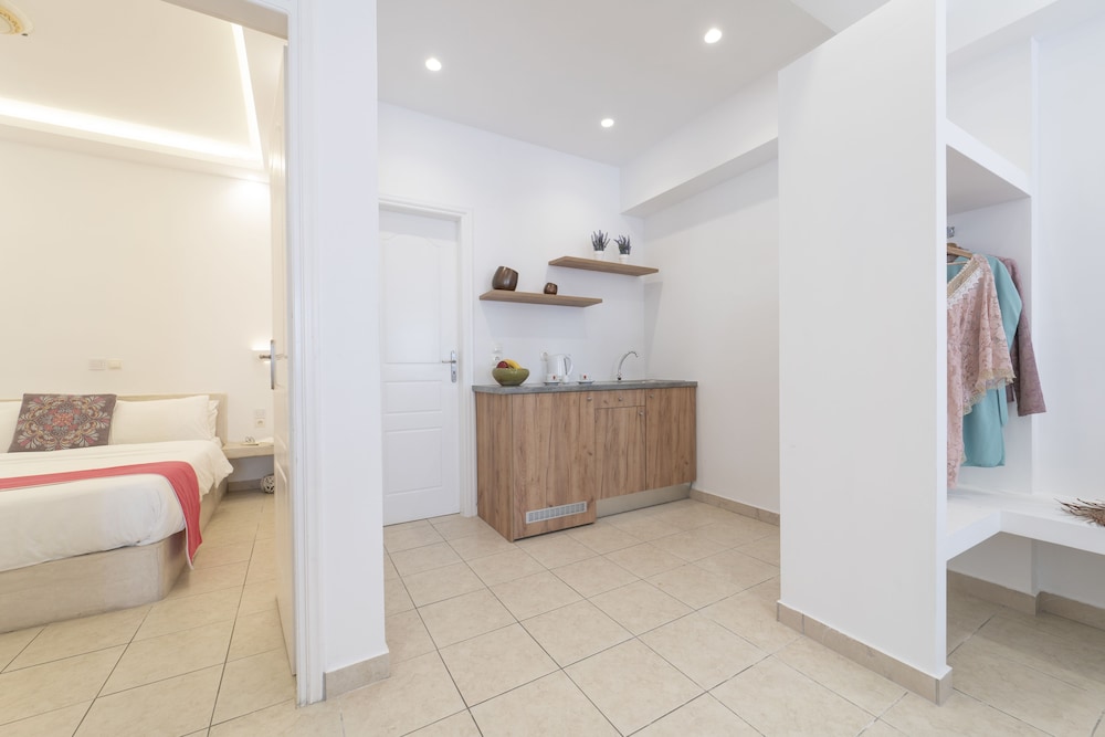 Deluxe Apartment, Garden View - Photo 18