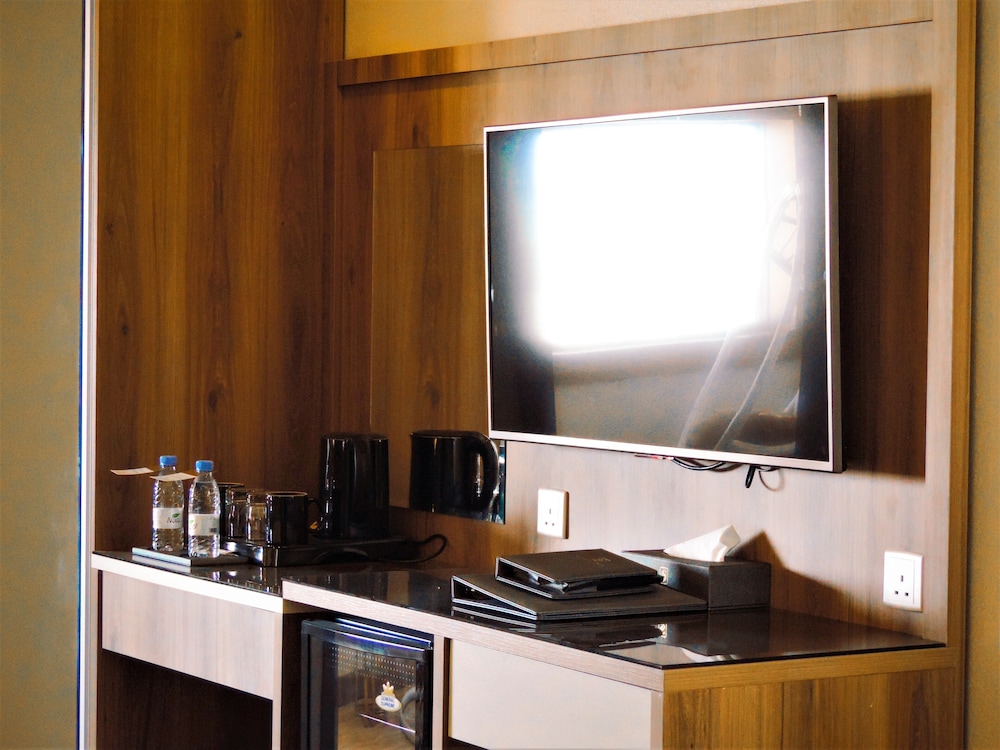 Executive Suite, 2 Bedrooms, City View photo 3