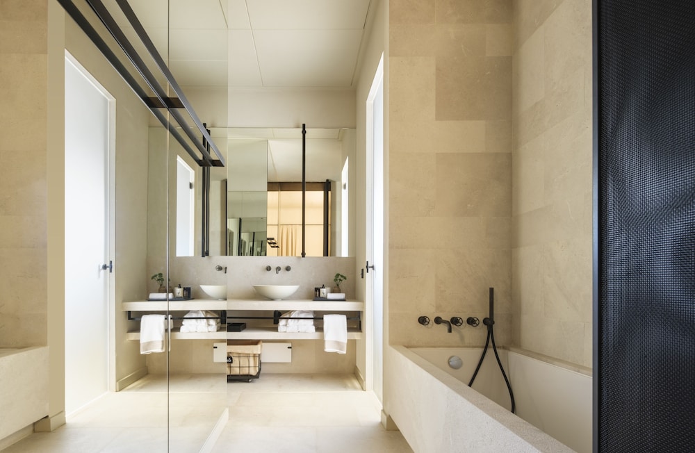 Santanyi Suite
