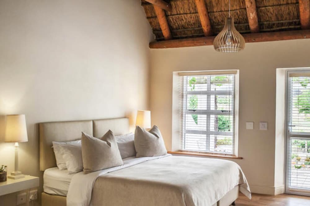 Deluxe Double Room (PRIVATE CELLAR)