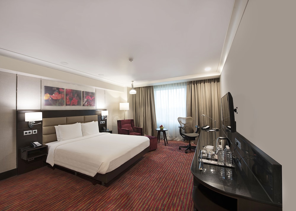 Executive Suite, 1 King Bed - Photo 1
