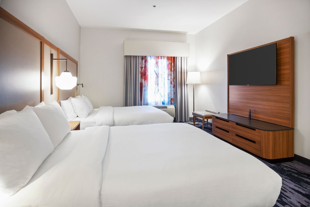 Room, 2 Queen Beds (Hearing Accessible) - Photo 3