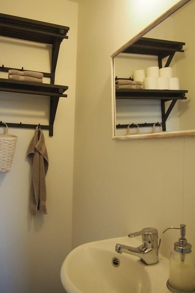 Double or Twin Room, Private Bathroom photo 3