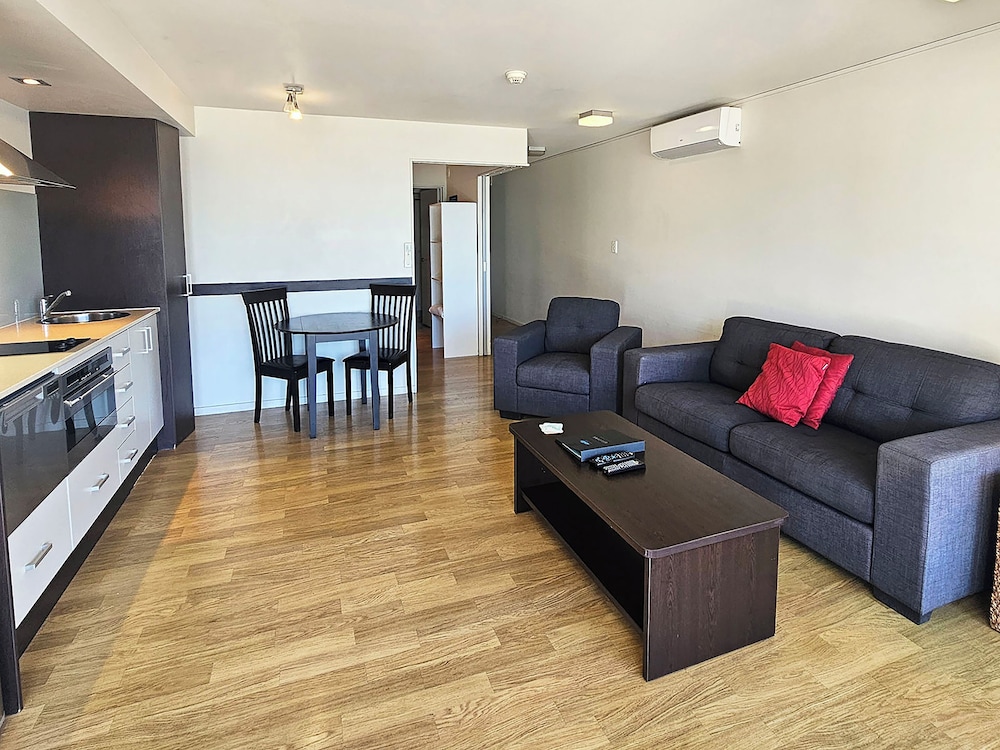 Premium Room, 1 Bedroom thumbnail 6