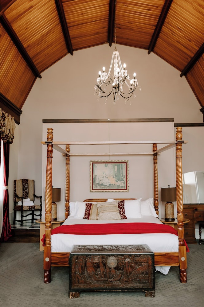 The East Wing Suite photo 3