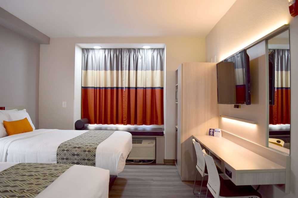 Room, 2 Queen Beds, Accessible, Non Smoking (Mobility) - Photo 1