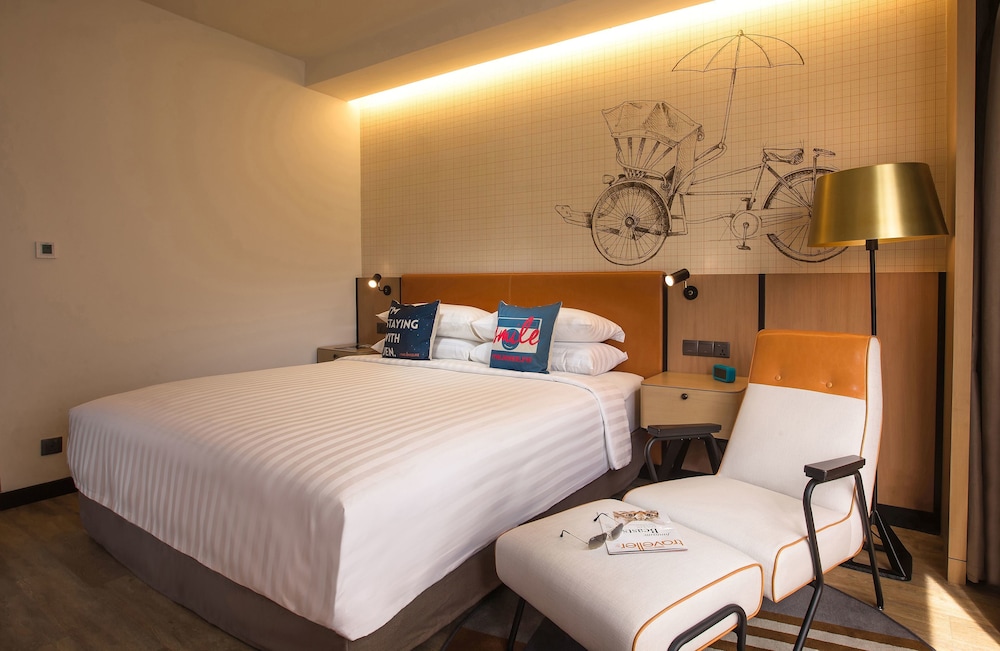 Deluxe Room, 1 King Bed - Photo 1