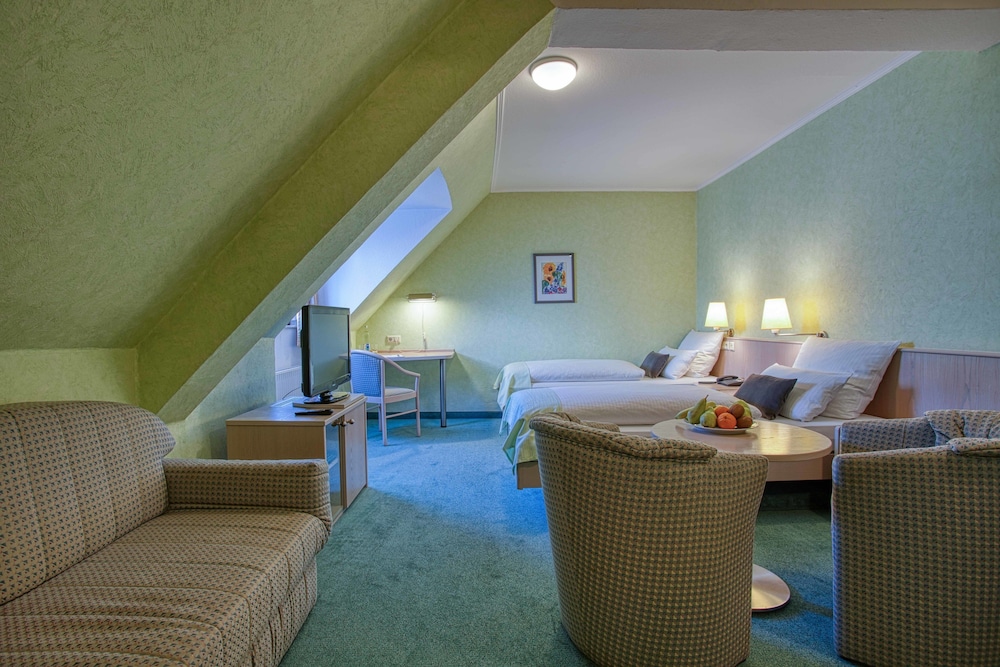 Twin Room (mit Dusche) photo 3