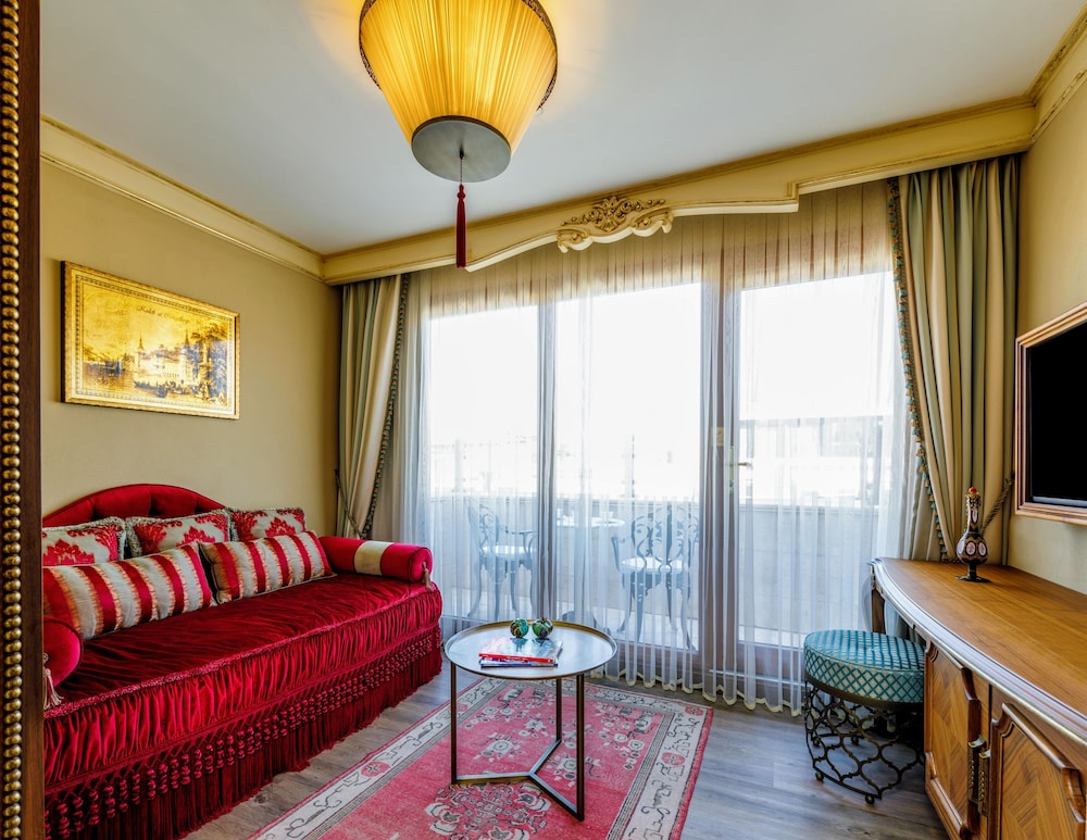 Premium Suite - Photo 2