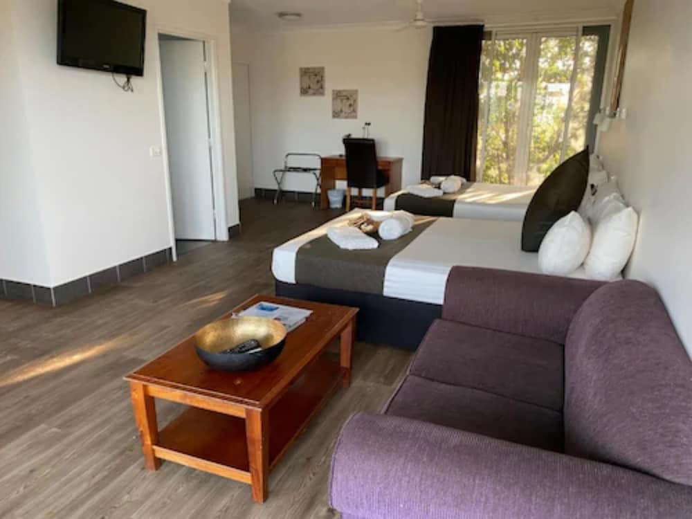 Queen Cabin photo 1