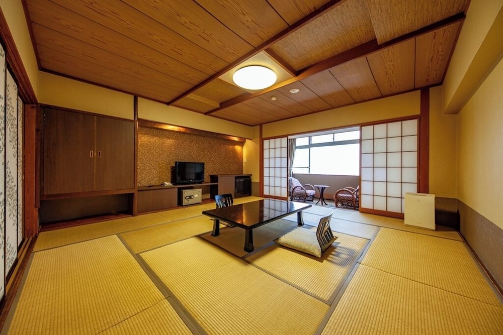 Standard Room, Smoking
